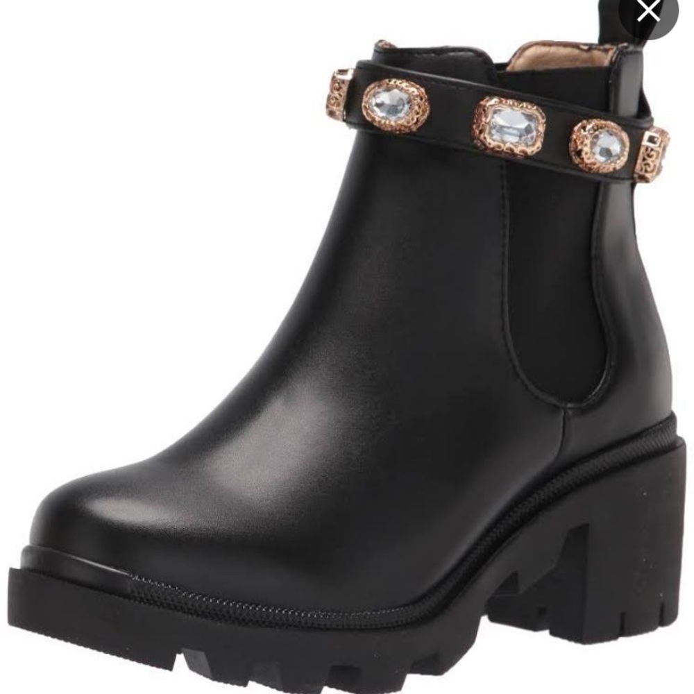 Steve Madden amulet boots